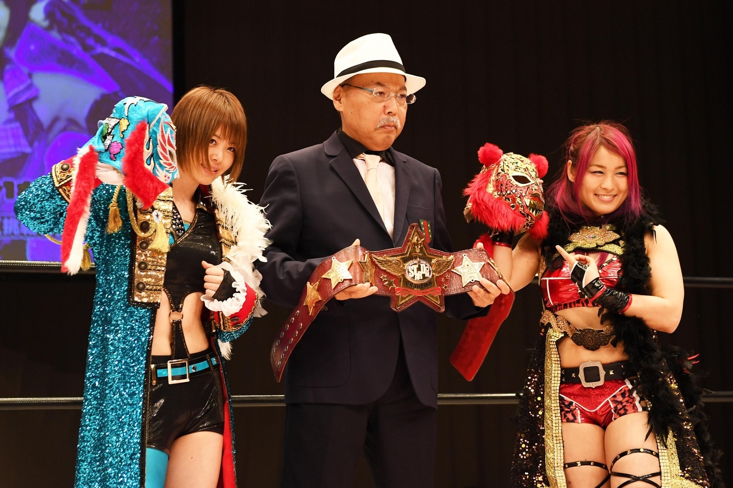 紫雷イオと岩谷麻優の最後の赤いベルト戦。2017年6月21日、後楽園ホール ©Essei Hara