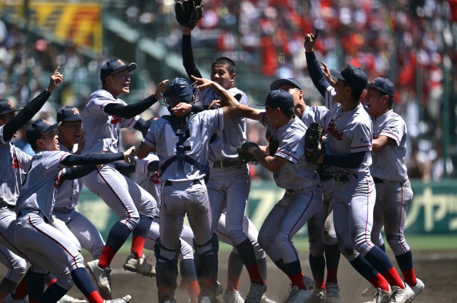 「やってもーたー！全国に恥を…」京都国際の主将が決勝後の控え室で…“テレビに映らない”姿を記者が目撃「選手が明かした校歌のこと」―2024年上半期読まれた記事＜Number Web＞ photograph by Hideki Sugiyama