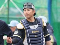 田中浩康、DeNAで“34歳の新人”に。2番・二塁、古巣神宮での開幕戦へ