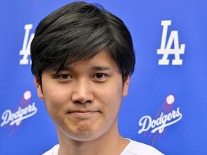 「ファンやメディアは不安視していたが」米国人記者ズバリ…大谷翔平ドジャース加入直後に「オオタニ、規格外だ」なぜロバーツ監督は驚嘆したか