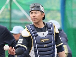 「めっちゃ下手だった」控え捕手がWBC代表を掴むまで…若月健矢の才能を伸ばした「オリックス秘伝のメソッド」阪神・坂本誠志郎との知られざる共通点
