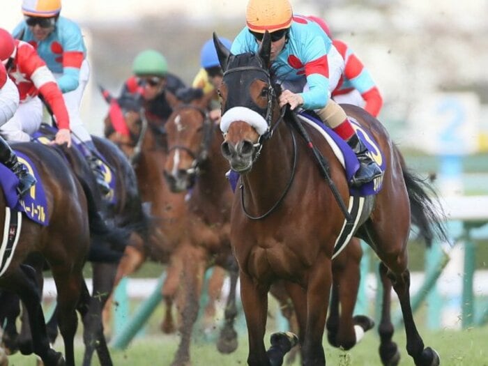 アーモンドアイは桜花賞で“実は2番人気”だった…ルメールと調教師の言葉で振り返る、「性別を超える名馬」はいかに誕生したのか？＜Number Web＞ photograph by JIJI PRESS