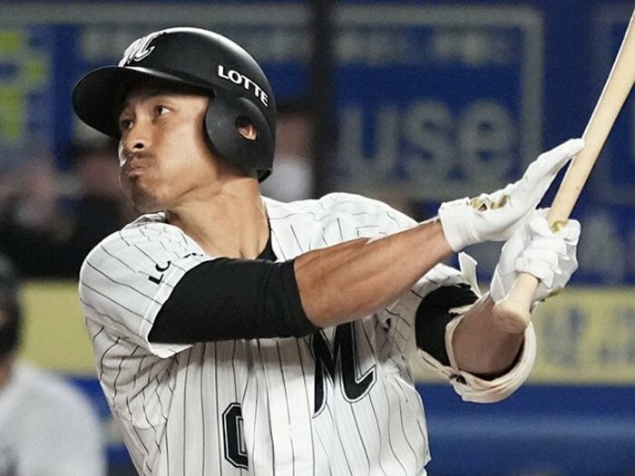 ドラフト＆戦力外通告が進む中… ロッテ2010年ドラ1荻野貴司「スピード＋パワー」で35歳の進化〈週刊セパ記録〉＜Number Web＞ photograph by Kyodo News