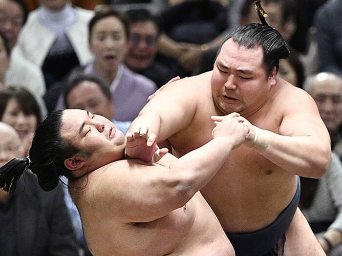 変化、張り差し、カチ上げが激減。大相撲3月場所で何が起こってる?<Number Web> photograph by Kyodo News