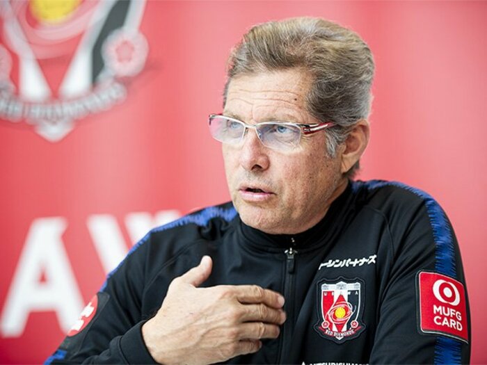 浦和オリヴェイラ監督に訊く・前編。自信を取り戻させた方法論とは。＜Number Web＞ photograph by Yuki Suenaga