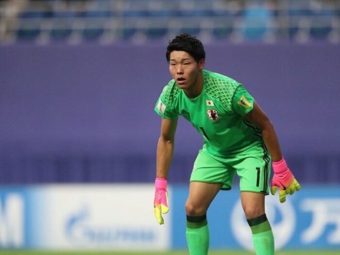 大学で第3GK、U-20正GKが感じた隙。小島亨介に待つW杯後のギャップ。＜Number Web＞ photograph by AFLO