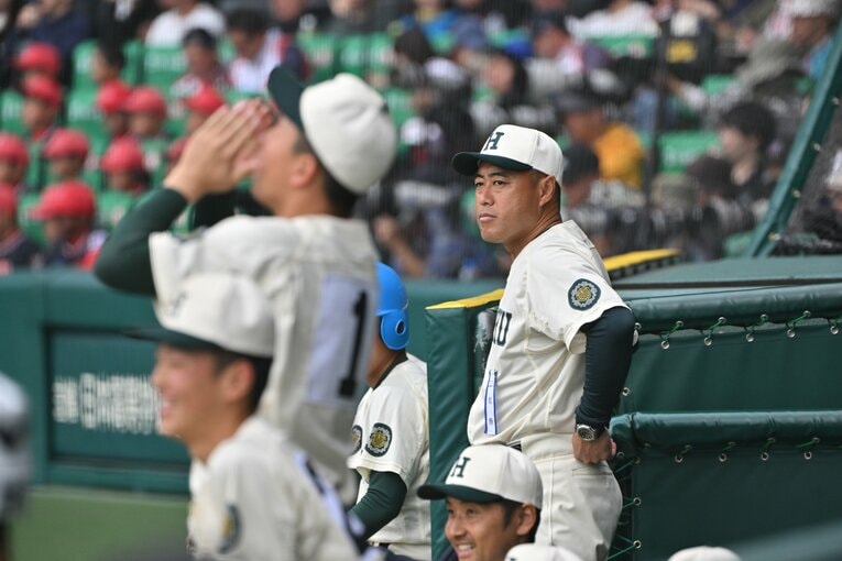 報徳学園を率いる大角監督　©Hideki Sugiyama