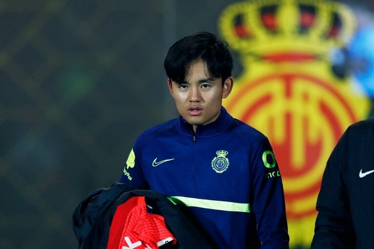 久保建英はなぜ“前節決勝点”なのに途中出場、ボールが回ってこなかったか… “試合展開と悪天候の不運”とは〈撮影者の視点〉(9)