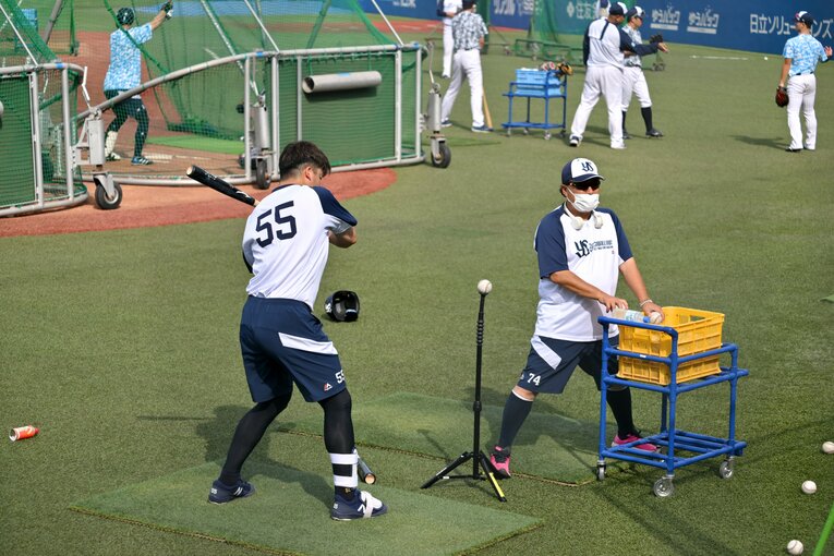 試合前練習風景。置きティー　©Hideki Sugiyama