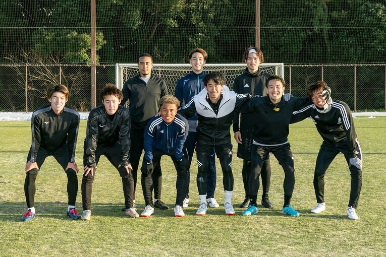 清武弘嗣、水沼宏太、藤田譲瑠チマらと自主トレに臨んだ（※写真をクリック・スワイプすると、香川の足跡がご覧になれます）　©UDN SPORTS