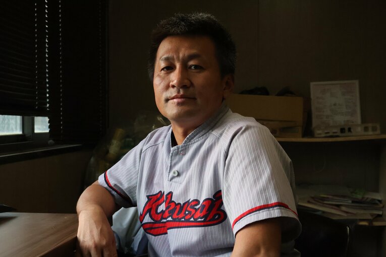 15年前から京都国際高の野球部を率いる小牧監督　©︎Fumi Sawai