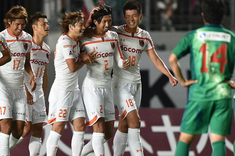 2015年、大宮で共にプレーした菊地さん（2番）と横山さん（18番）©︎J.LEAGUE