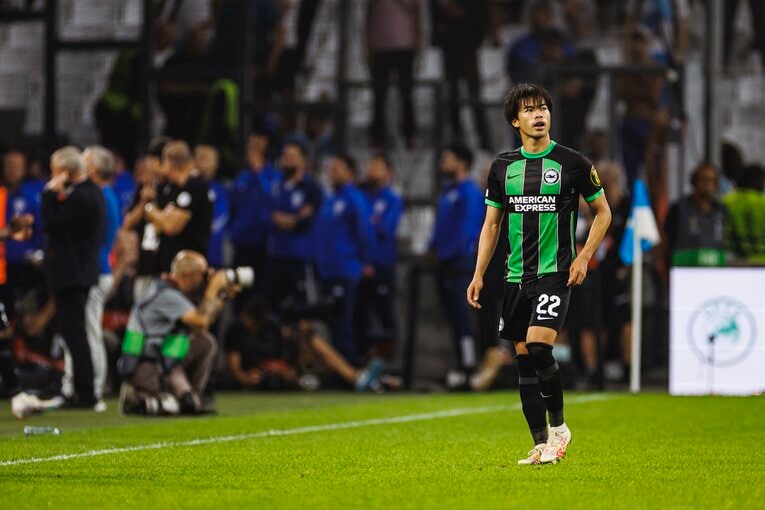 23-24シーズン、ELでの三笘　©Kiichi Matsumoto