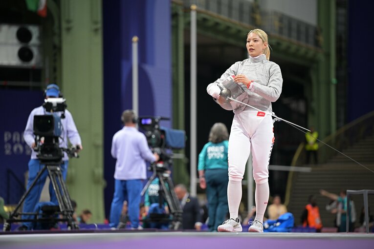 女子サーブル個人2回戦、江村美咲vs.オレナ・クラバツカ　©JMPA