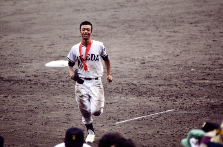 1982年夏の甲子園。ショートでレギュラーを務めた山口は攻守にわたって全国制覇に貢献した　©︎Katsuro Okazawa/AFLO