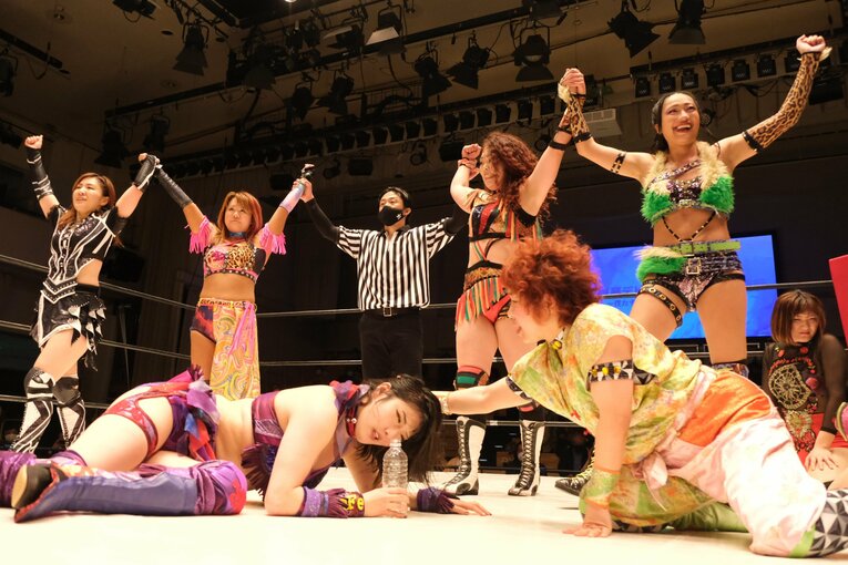 元引きこもりレスラー真琴が聖地・後楽園ホールで15周年大会「ほぼ満員なのに赤字」「強豪同期にフォール負け」でも手にした“ご褒美”(12)