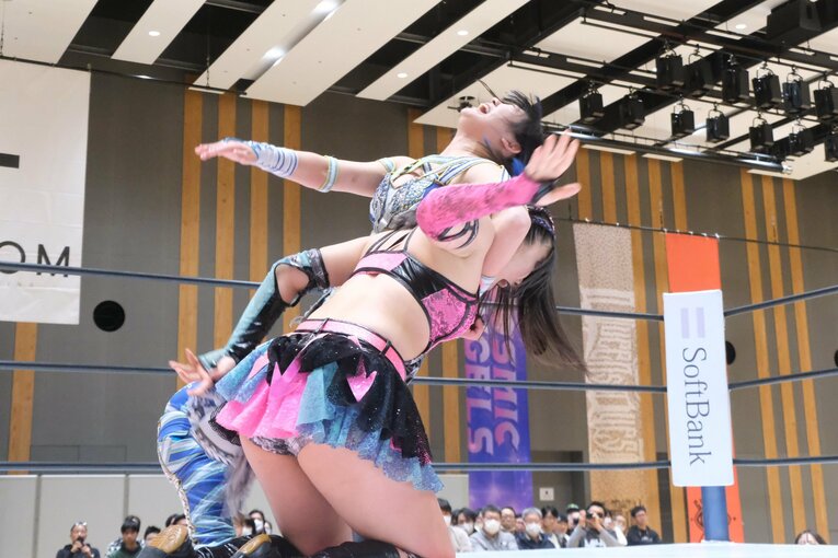 学級委員長も務めた「高校生レスラー」 吏南（17歳）がタイトル戦で見せた“肩書き以上の可能性”…来春の卒業後はプロレス専念へ(18)