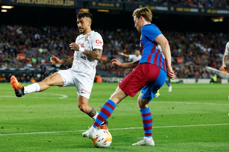 久保建英は「バルサ下部組織の旧友」と何を話したのだろうか… カンプノウで撮った才能の一端と敗戦の悔しさ〈撮影者の視点〉(16)