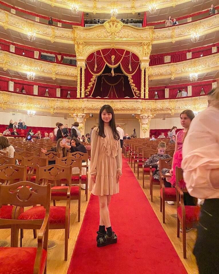 ボリショイ劇場内にて（本人提供）