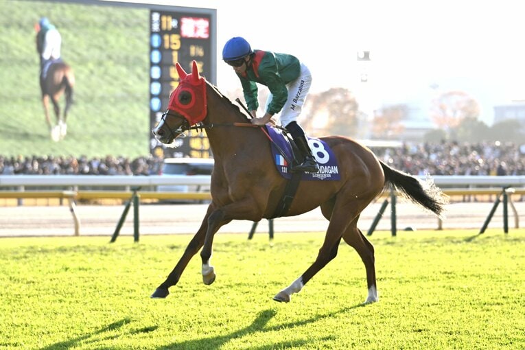 カランダガンの返し馬　©Keiji Ishikawa