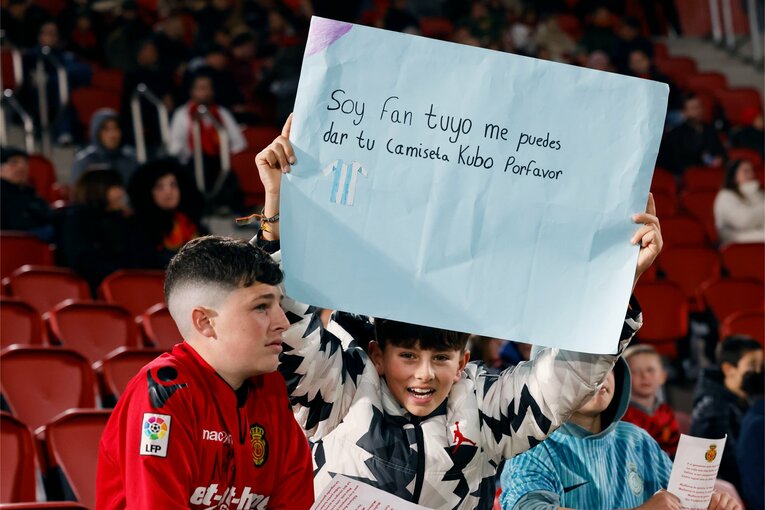 こちらはスペイン語でのアピール　©Daisuke Nakashima