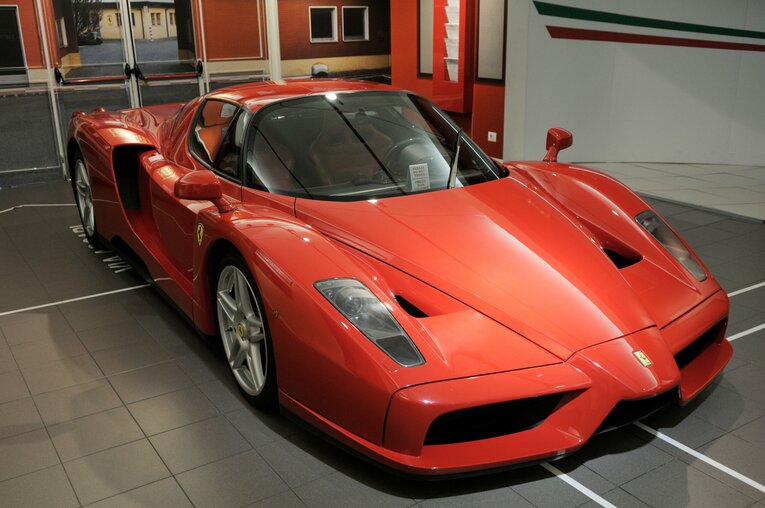 奥山氏がデザインした「フェラーリ・エンツォフェラーリ」©︎Alamy/AFLO