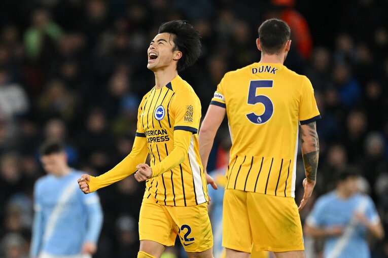 三笘薫のスーパーゴールのシーン【4枚目／全4枚】。極めて珍しい大きな声でシャウトする三笘　©Getty Images