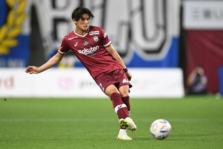 大迫勇也の“半端ないメンタル”が崖っぷちの神戸を蘇らせた…J1残留を争う激闘でカメラマンがとらえた決定的瞬間「PK蹴る気満々だ」(43)