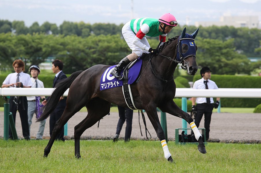 エリ女は「格上が絶好調なら鉄板」。連覇が多いのも、マリアライトに風。<Number Web> photograph by Yuji Takahashi