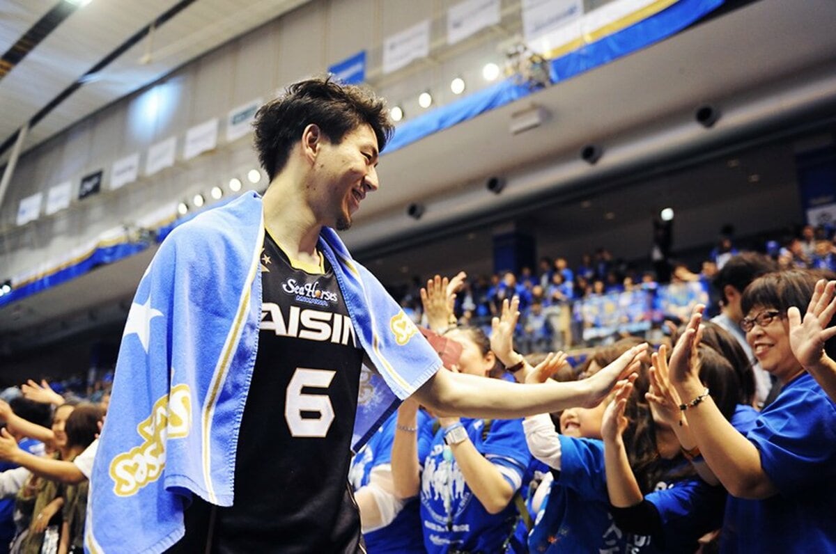 Bリーグ準々決勝のビッグショット。三河・比江島慎が天を指した理由。（2／3） - Bリーグ - Number Web - ナンバー