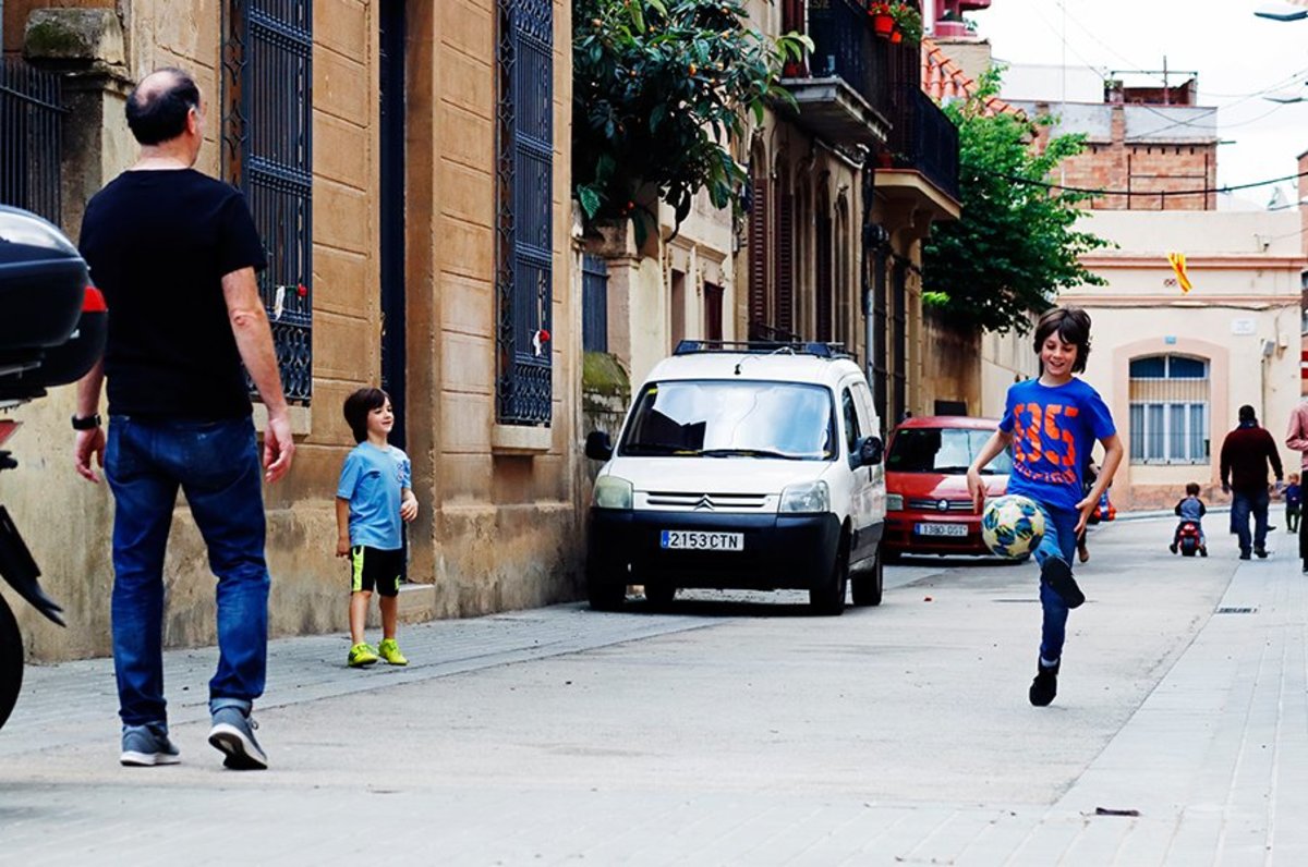 バルセロナに球蹴りが戻ってきた 親子の路地裏フットボールの幸せ 5 5 リーガ エスパニョーラ Number Web ナンバー