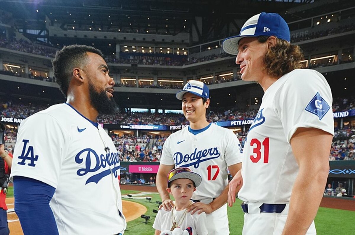 ロサンゼルス・ドジャース キケ・ヘルナンデス フィギュア 背番号8  非売品 ロサンゼルス・ドジャース キケ・ヘルナンデス フィギュア 背番号8