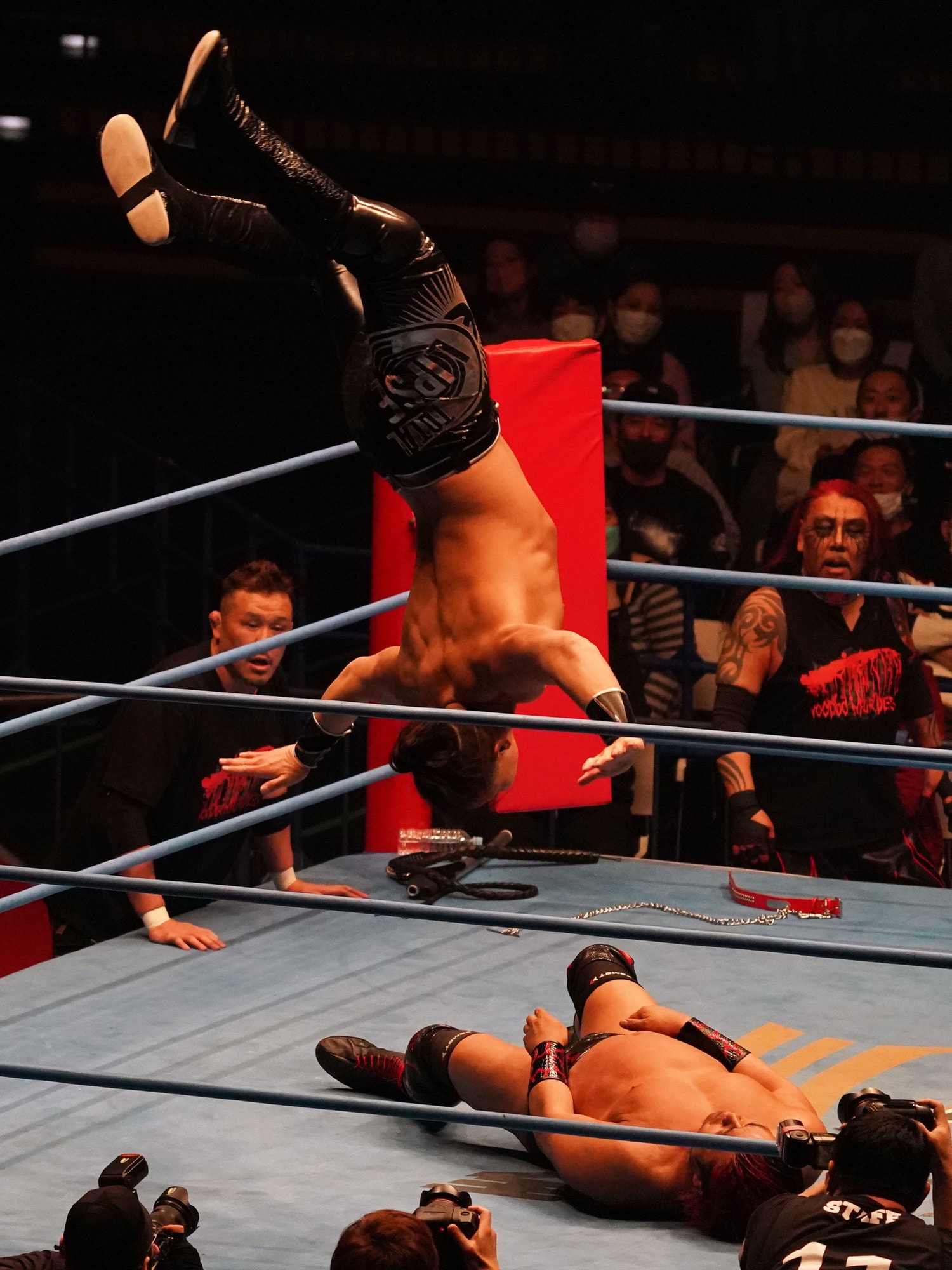 ジェイク・リーのムーンサルトプレス