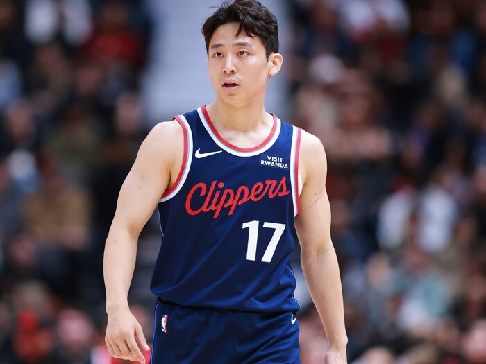 NBA開幕直前に激震、河村勇輝に“解雇”通告…でも実はそんな“悪い話”ではない？ 「勝負の3年目」がGリーグでスタートするメリット＜Number Web＞ photograph by Elizabeth Ruiz Ruiz/Getty Images