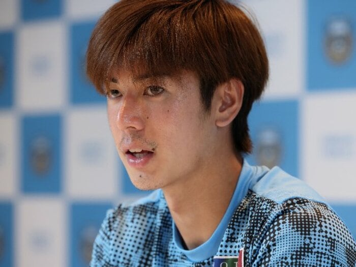 驚きの日本代表選出「スタメンで出てない選手が…いいのか？」大関友翔20歳が森保監督に聞いた“本当の評価”…「中村憲剛に憧れた少年」15年の成長秘話＜Number Web＞ photograph by Shigeki Yamamoto