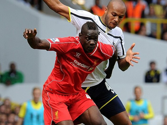 バロテッリが守備に戻った!?リバプールでの初戦で見せた「改心」。＜Number Web＞ photograph by Getty Images