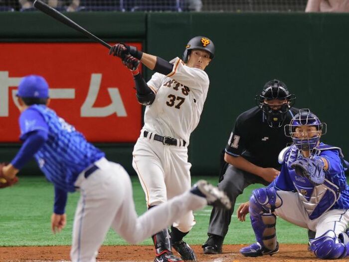 巨人を去った27歳、巨人に残った27歳…ジャイアンツ4年前のドラ5＆ドラ6（93年組）が東京ドームで“逆襲”した日＜Number Web＞ photograph by Sankei Shimbun