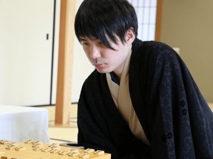 「結局は結果でしか判断されないのかよ、と」“貴族”佐藤天彦が振り飛車をあきらめ…初の順位戦A級3連敗「残念、無念さが」ホンネを吐露＜Number Web＞ photograph by Shintaro Okawa
