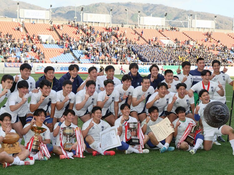 桐蔭学園ラグビー部の強さの秘密：最長4時間のミーティング文化と世界