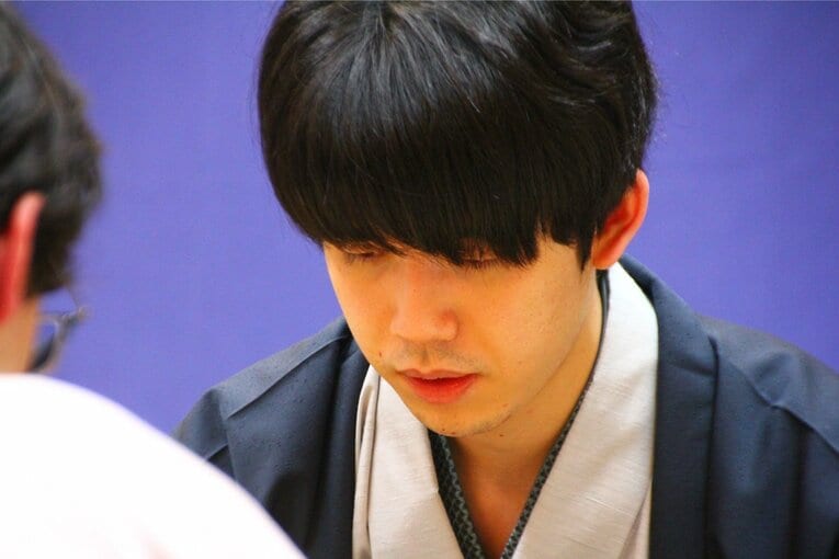 カド番に立たされた藤井八冠。悔しさと、気品ある振る舞い（全14枚中の8枚目）©NumberWeb