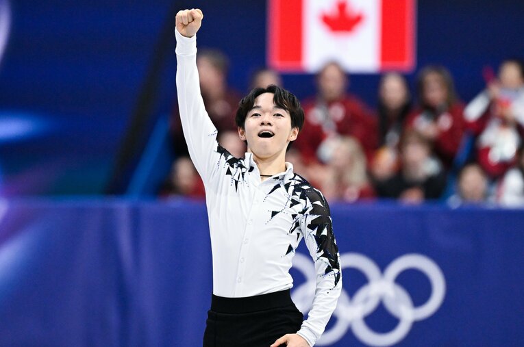 ミラノ・コルティナ五輪フィギュアスケート団体戦の男子ショート、ほぼ完璧な演技で1位になった鍵山優真 ／ photograph by Asami Enomoto / JMPA