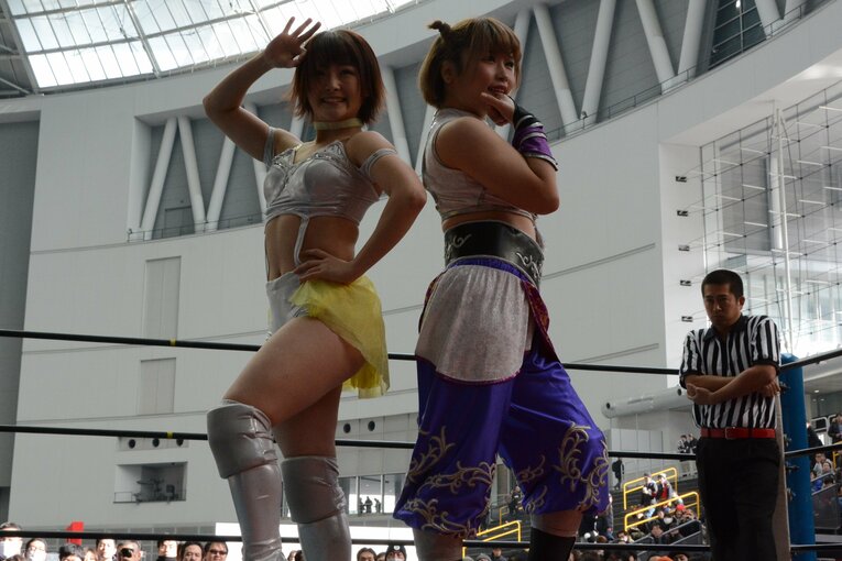 アクトレスガールズ時代のなつぽい（万喜なつみ）と中野たむ　©Norihiro Hashimoto