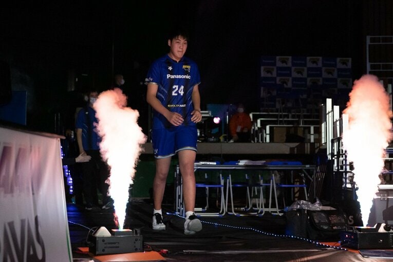ホームゲームでユニフォーム姿を披露した牧大晃　©︎Panasonic PANTHERS