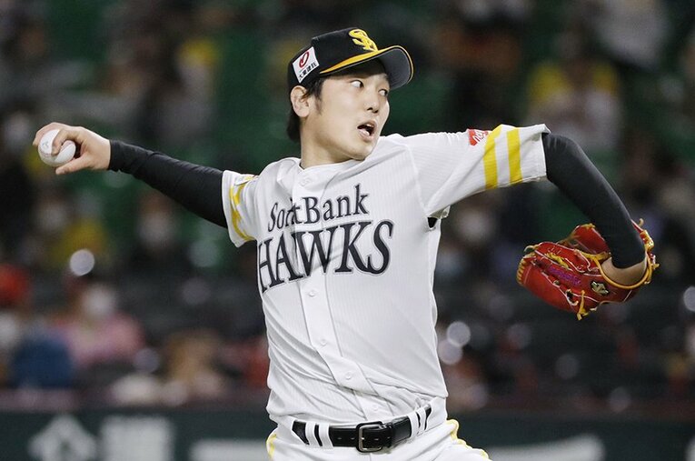 11月9日の西武戦に登板し、11勝目を挙げたソフトバンク石川 ／ photograph by KYODO