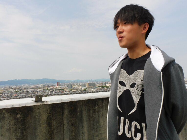 堂安律の兄・憂さん。現在はサッカースクール『ＮＥＸＴ１０　ＦＯＯＴＢＡＬＬ　ＬＡＢ』を経営するなど活躍中だ　©Number Web