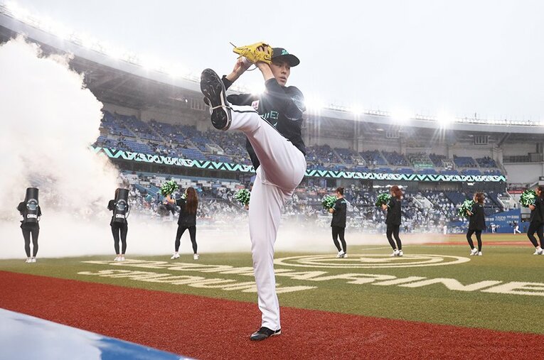 5月の一軍デビューからここまで6試合に登板した佐々木朗希。11月3日には20歳の誕生日を迎える ／ photograph by Sankei Shimbun