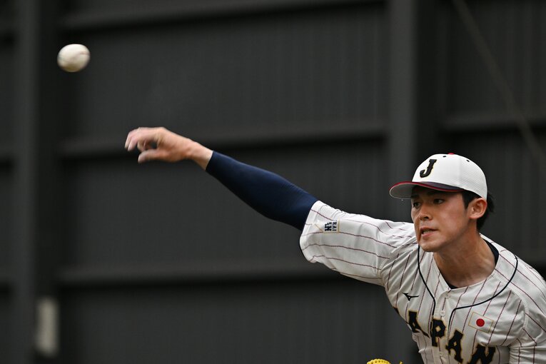 佐々木朗希の投球練習　©Hideki Sugiyama
