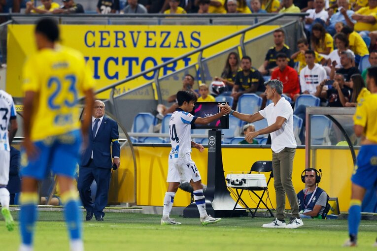 3戦連続MVP久保建英が「ユニ引っ張られても突破」気になる右足テーピングとシルバ引退の影響…“タケの配信に映らない表情”を撮った(20)