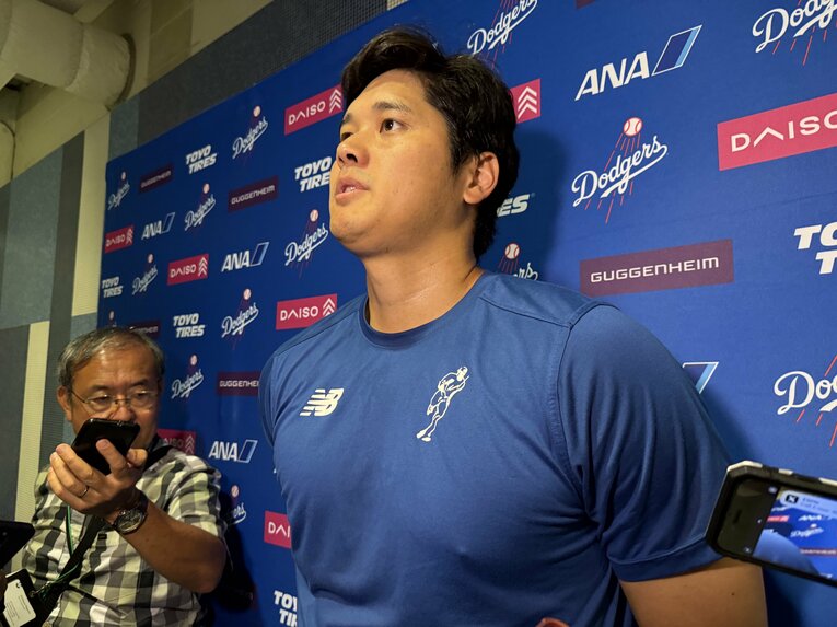 フィラデルフィアでの登板後の囲み取材　©Naoyuki Yanagihara