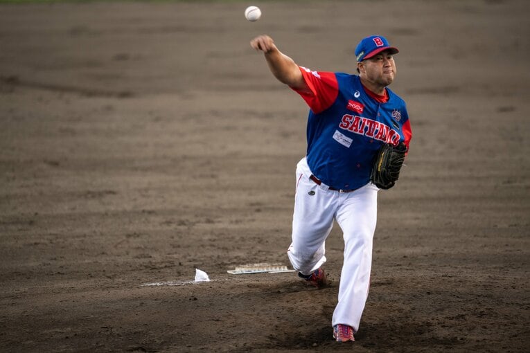 昨年9月、栃木ゴールデンブレーブス戦で登板した田澤　©Nanae Suzuki